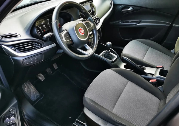 Fiat Tipo cena 48900 przebieg: 58655, rok produkcji 2019 z Puławy małe 79